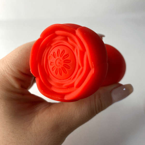 Plug anal silicone com vibração em formato de rosa - Image 3